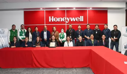 Entrega IMSS distintivo Entornos Laborales Seguros y Saludables a empresa de la 