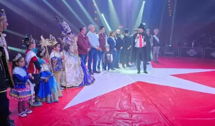 Festejan Carnaval Conmemorativo familias ensenadenses