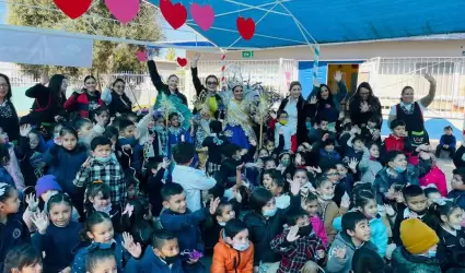 Visita la Corte Real 2024 Jard�n de Ni�os "Hortensia de Salazar"