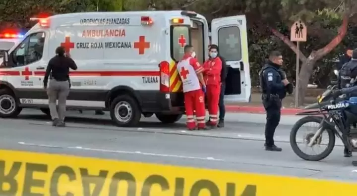 Balean a empleado del Ayuntamiento de Tijuana frente a la Preparatoria Lzaro Crdenas