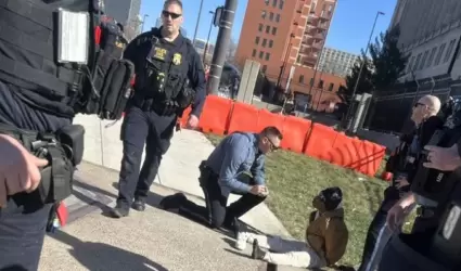 Un aficionado se abalanz sobre un hombre que estaba siendo perseguido sin medit