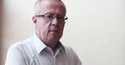 Carlos Manuel Urz�a