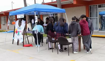 Participan secundarias del estado en jornada nacional contra adicciones: