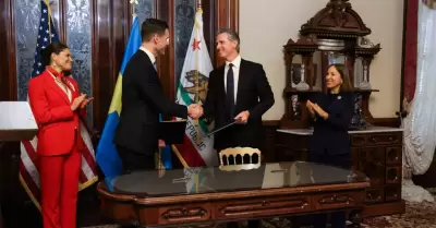 Gobernador Newsom da la bienvenida a la Delegacin Sueca y firma un Acuerdo Clim