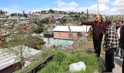 Atiende CESPT a residentes de la calle Tomas Estvez de la colonia del ro