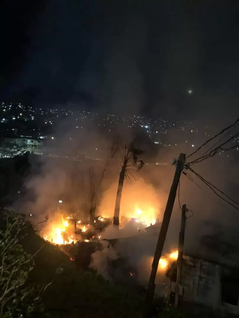 Incendio consume vivienda en colonia Esperanza; familia pide ayuda a la sociedad