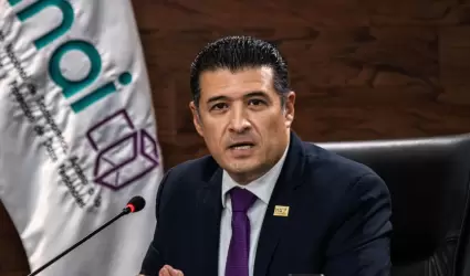 Adrin Alcal, comisionado del INAI