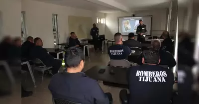 Capacita Secretar�a de Salud como primeros respondientes profesionales a Bombero