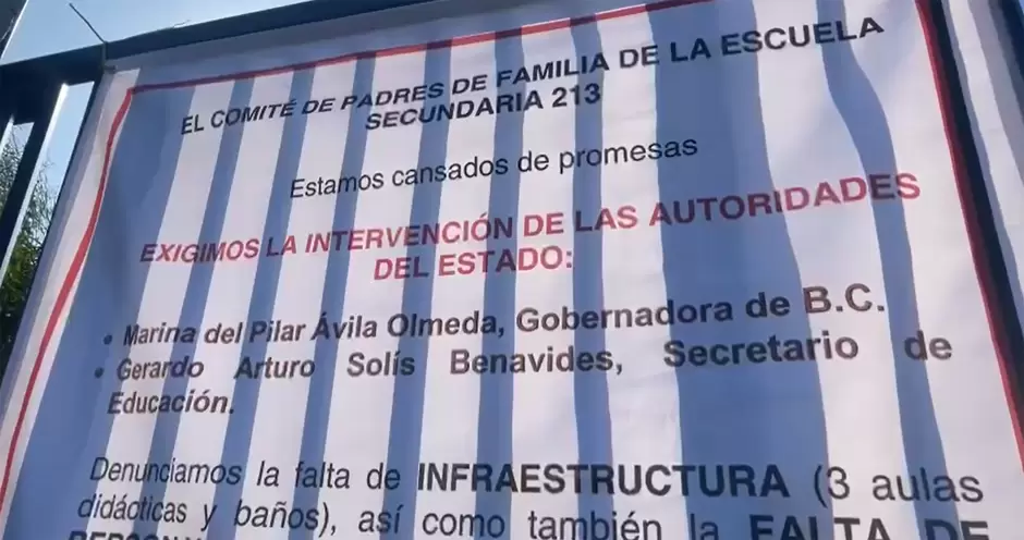 Padres toma Secundaria #123 para exigir aulas, docentes y seguridad