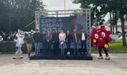 Participan m�s de mil 800 estudiantes de secundaria en la "Expo Prepas":