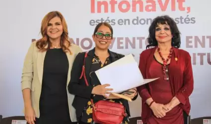 Infonavit entrega escrituras y crditos de mejora en Baja California