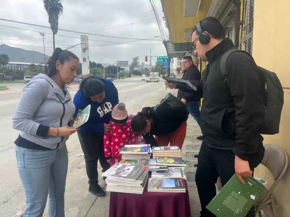 Realizan jornada de donacin masiva de libros en transporte pblico