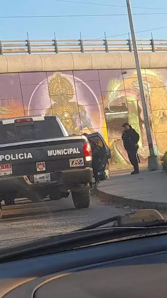 Polica Municipal localiza vehculo abandonado en puente Alamar