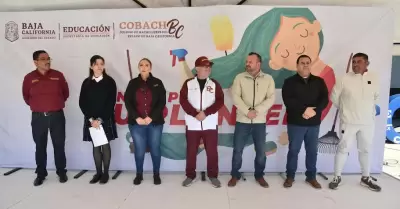 Participan estudiantes de COBACH BC San Quint�n en jornada "un d�a por tu plante