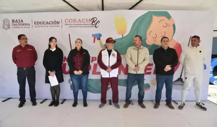 Participan estudiantes de COBACH BC San Quint�n en jornada "un d�a por tu plante