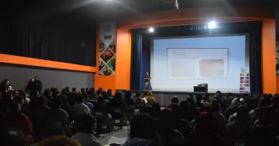 J�venes en medios audiovisuales