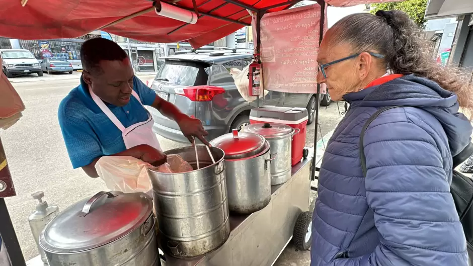 De migrante a migrante: haitiano se convierte en pilar de apoyo en Tijuana