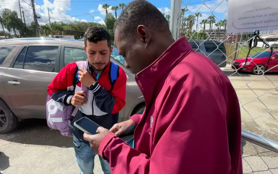 De migrante a migrante: haitiano se convierte en pilar de apoyo en Tijuana