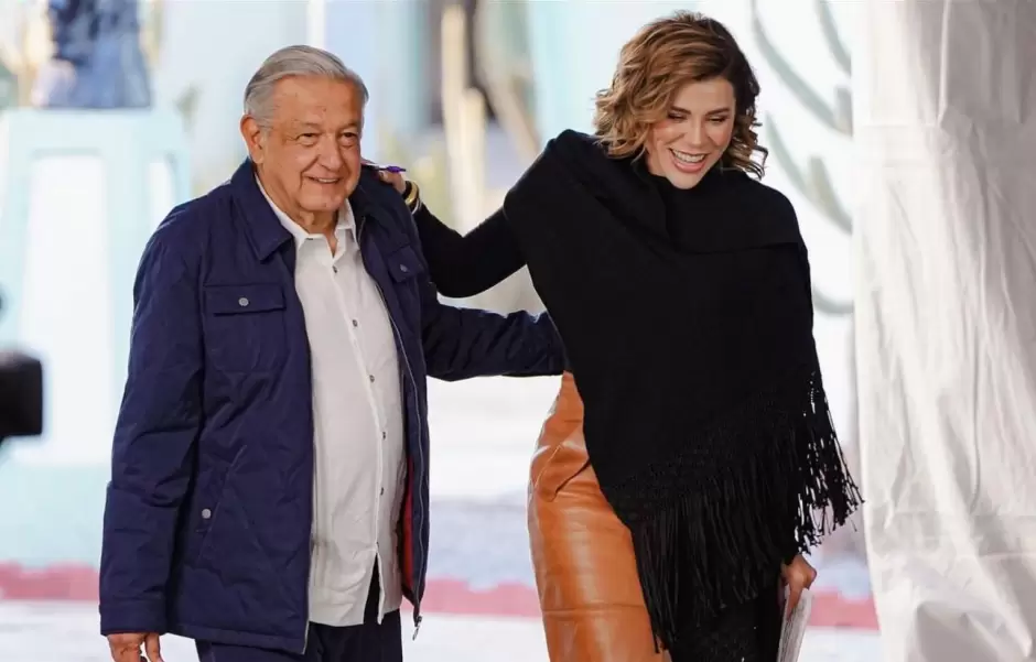 Andrs Manuel Lpez Obrador y Marina del Pilar