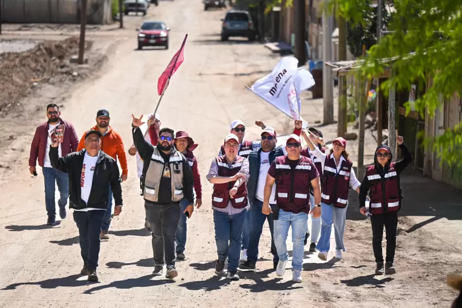 Tiene Armando Samaniego poderoso apoyo del magisterio de Baja California