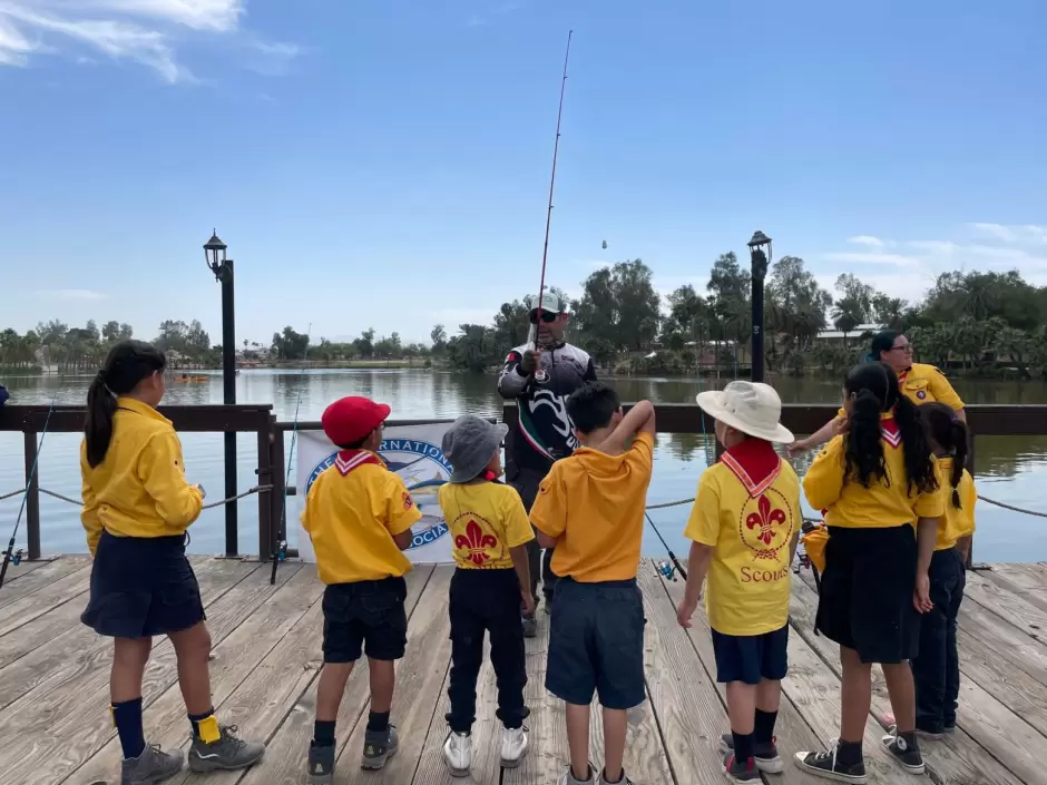 Clnica de pesca deportiva infantil en San Quintn