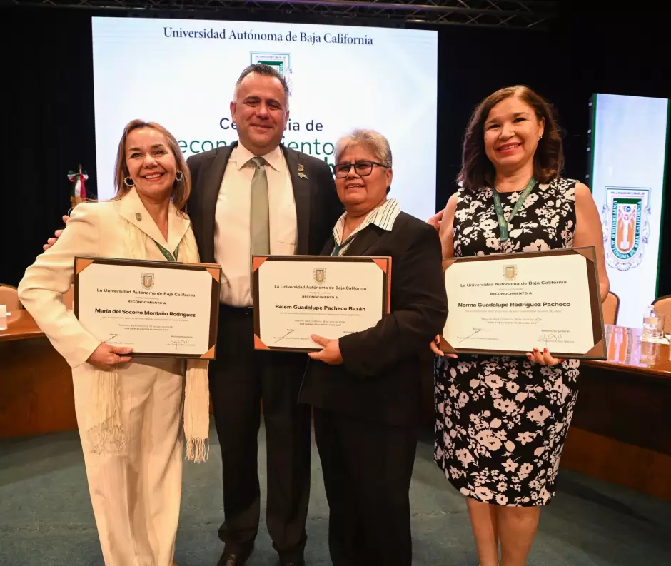 Reconocen a 269 docentes por su entrega y dedicacin