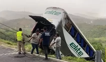 Se accidenta en Nayarit camin que tena como destino Tijuana; hay 18 muertos y 