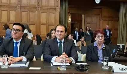 Rompiendo con la norma, la delegacin mexicana acudi a la vista en la disputa c