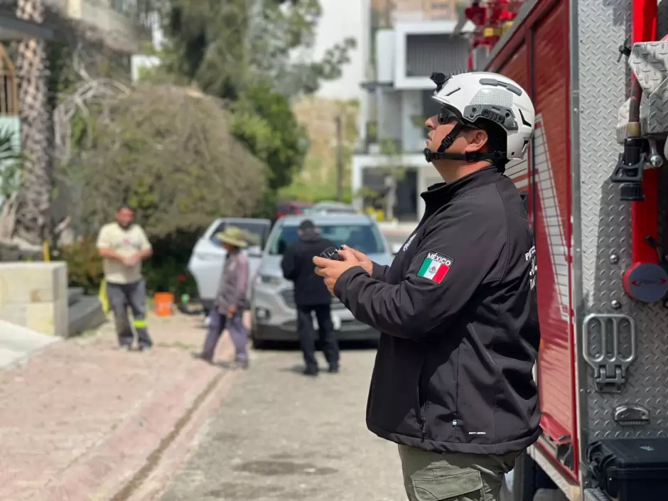 Cada de barda deja un hombre sin vida