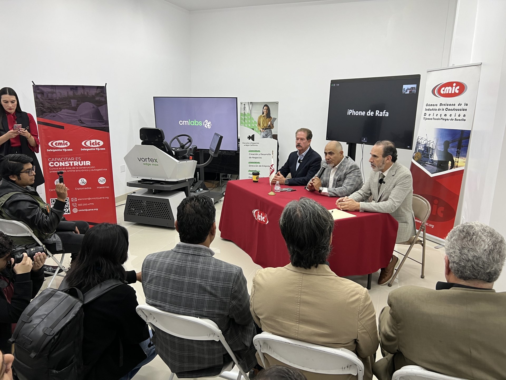 Presenta CMIC delegación Tijuana simulador Vortex Edge Max para