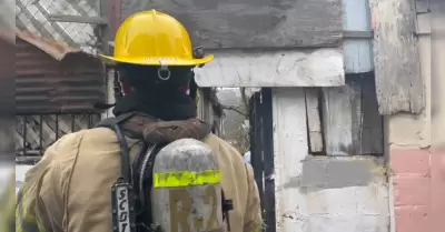 Incendio arrasa con dos viviendas en la Zona Norte de Tijuana