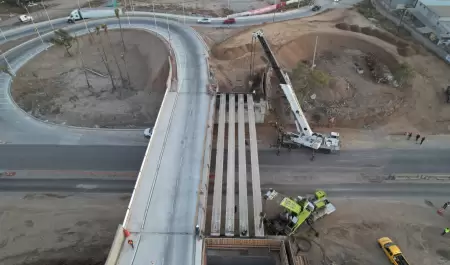 Concluye SIDURT montaje de trabes en nuevo puente del nodo vial El Sauzal en Ens