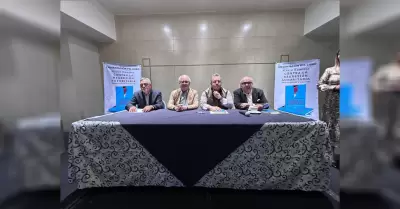 Graco Ram�rez present� su libro "Contra la regresi�n autoritaria memorias desde 