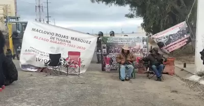 Bloqueo a Pemex Rosarito, hasta que salgan los primeros 400 ttulos de propiedad