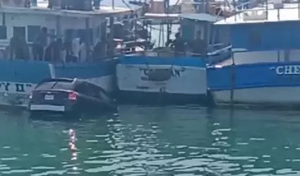 Se hunde en el mar