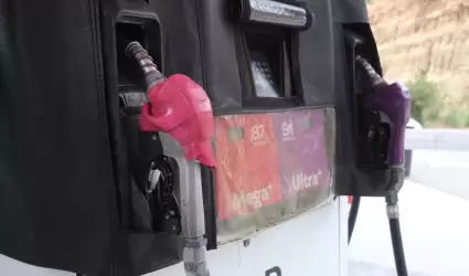 Despachadoras protestan Rendi Chicas por crisis de abasto de combustible