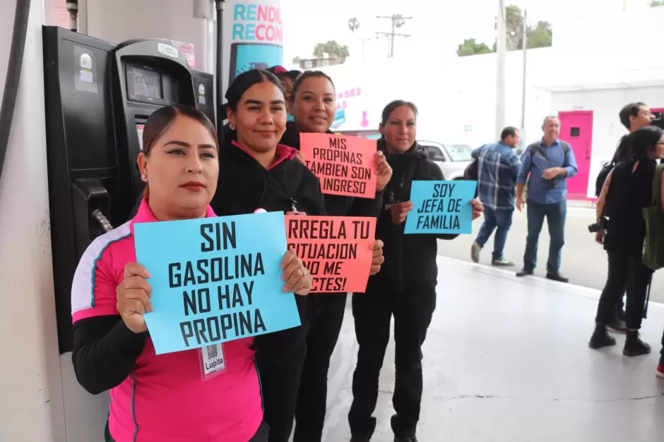 Despachadoras protestan Rendi Chicas por crisis de abasto de combustible