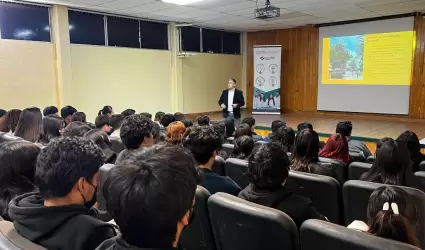 Invitan a estudiantes de CONALEP a continuar sus estudios superiores en Californ