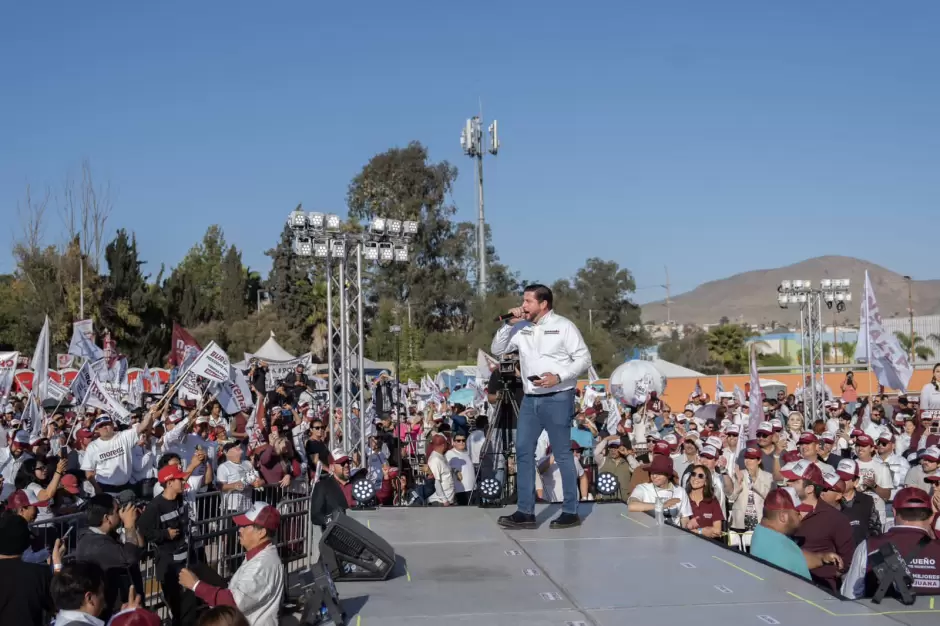 Encabeza Ismael Burgueo multitudinario cierre de campaa