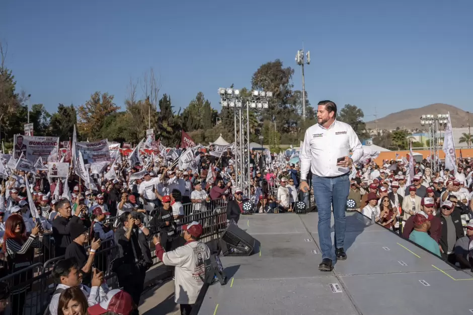 Encabeza Ismael Burgueo multitudinario cierre de campaa