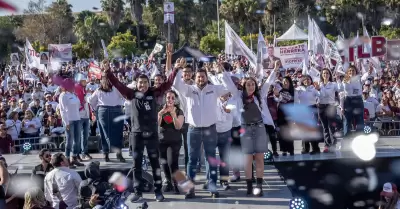 Encabeza Ismael Burgueo multitudinario cierre de campaa