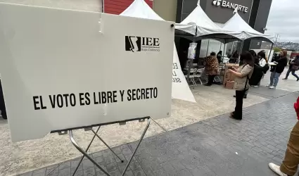 Comenz la instalacin de casetas y filas de personas para votar en Tijuana