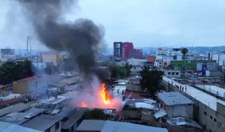 Incendio en Zona Centro consume vivienda tipo cuartera