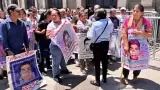Padres y madres de los 43 estudiantes normalistas desaparecidos en Iguala, Guerr
