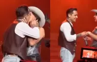 VIDEO: Christian Nodal y ngela Aguilar desatan la euforia al besarse en el escenario