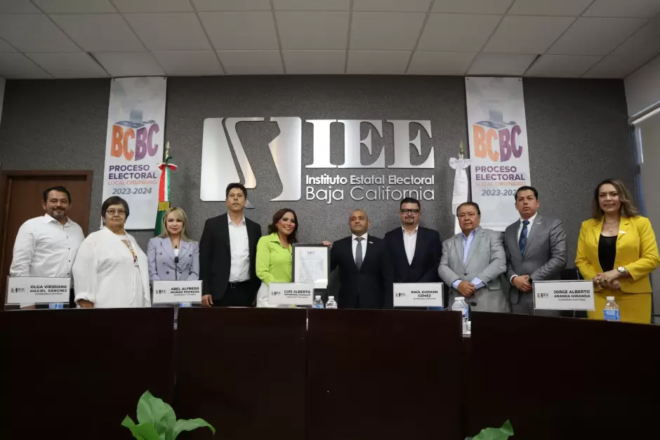 Entrega IEEBC constancias de mayora a planillas electas para los Ayuntamientos en Baja California