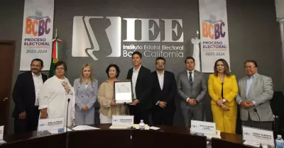 Entrega IEEBC constancias de mayora a planillas electas para los Ayuntamientos 