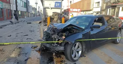 Aparatoso accidente en Tijuana deja dos conductores muertos y tres peatones heri