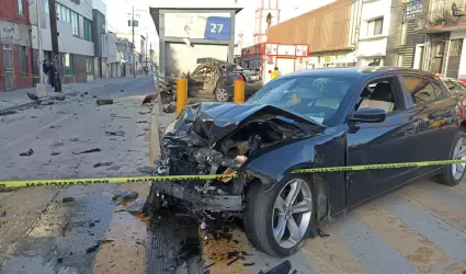 Aparatoso accidente en Tijuana deja dos conductores muertos y tres peatones heri