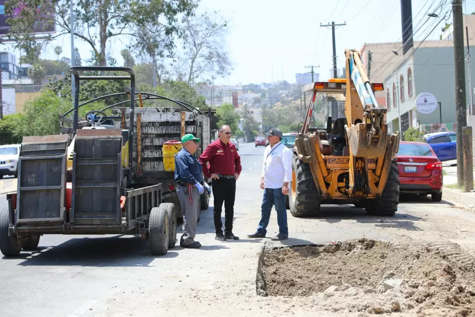 Programa anual de bacheo en colonias de Tijuana